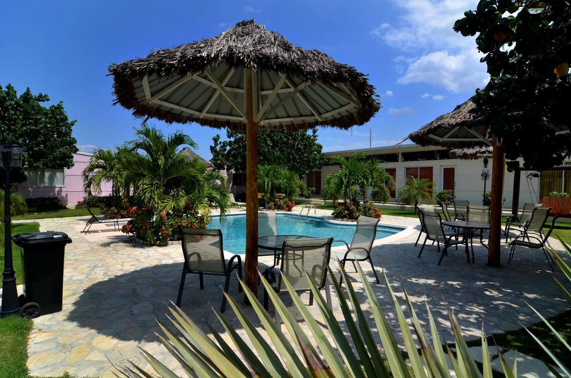 Executive Villas 太子港 外观 照片